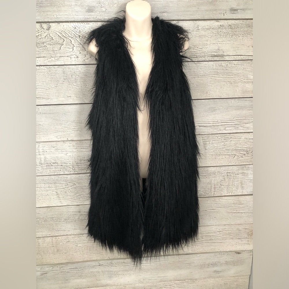 BB Dakota Black Faux Fur Vest Size Small